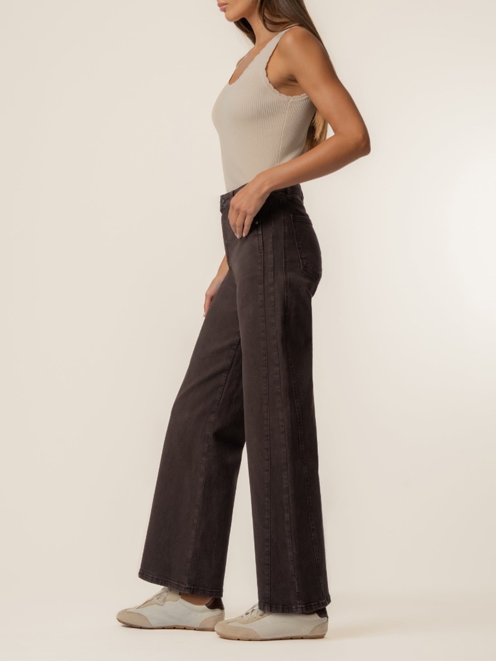 Kut from the Kloth Meg High Rise Wide Leg, Petite in Chocolate Size 2P2P / Choco - Picture 2 of 3